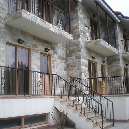 K.h.g. Stone-wood Cottages Apartment *